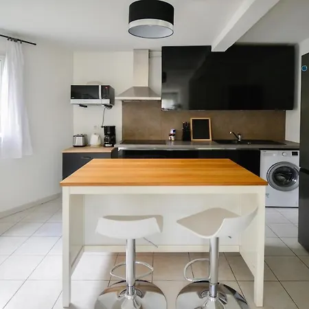 Le Préville Avec Terrasse Et Parking Gratuit Apartamento *