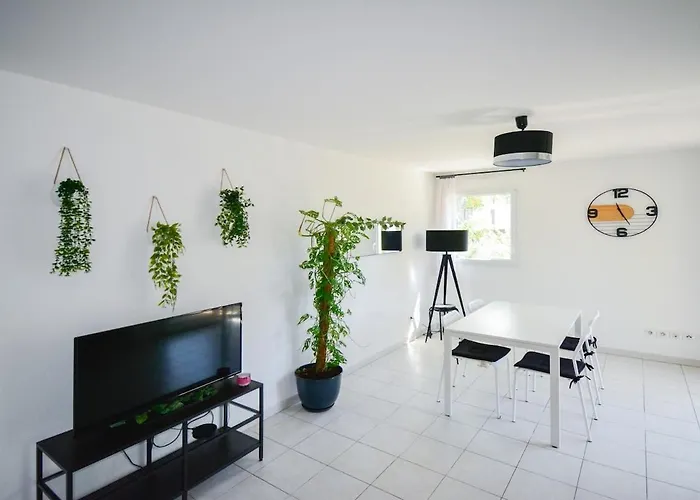 דירה Le Preville Avec Terrasse Et Parking Gratuit *