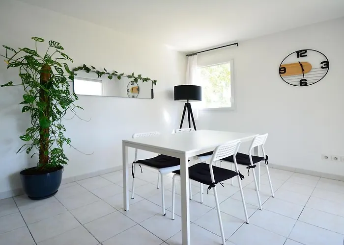 דירה Le Preville Avec Terrasse Et Parking Gratuit מונפלייה