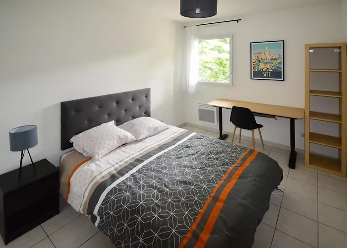 Le Preville Avec Terrasse Et Parking Gratuit דירה